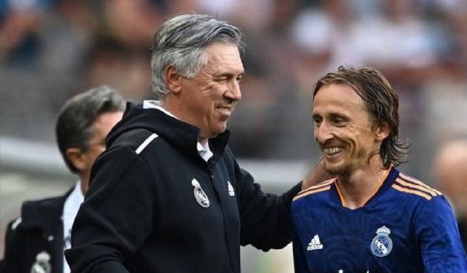 担任解说嘉 担任解说嘉